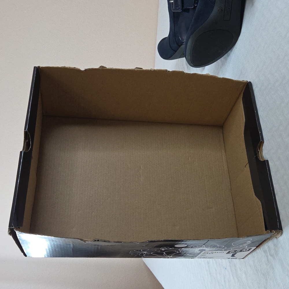 East 5th Blue Heeled Boots with Buckle Details. 6.5 M - Picture 14 of 16